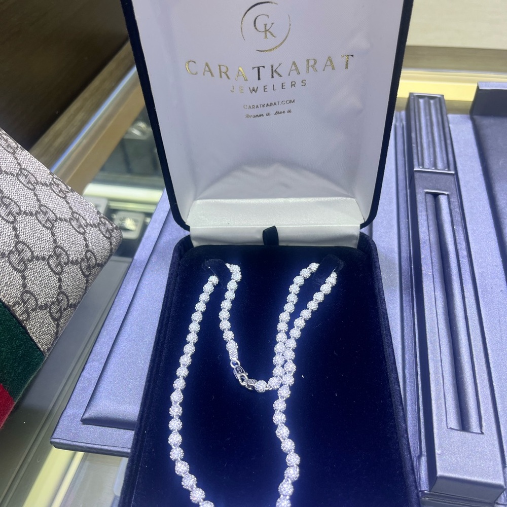 Beautiful 20 inch .925 Sterling Silver Unisex frosted Bead Necklace. Made in 🇮🇹